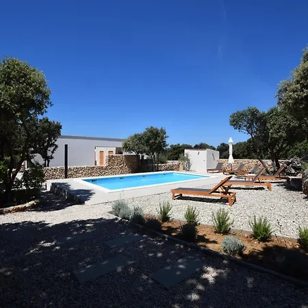 Quaint In With Private Garden Mandre