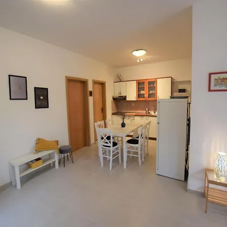 Quaint In With Private Garden