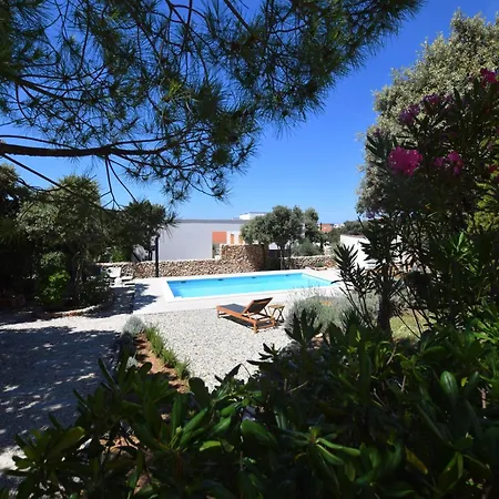 Quaint In With Private Garden Mandre