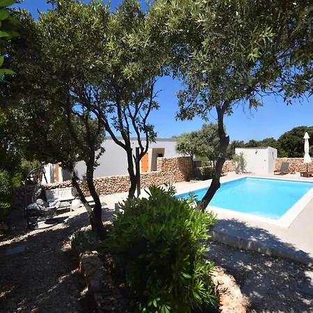 Quaint In With Private Garden