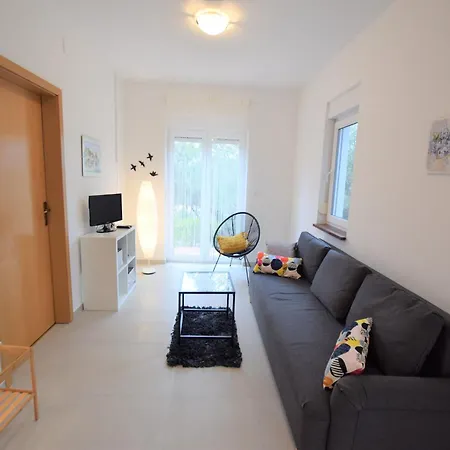 Holiday home Quaint Holiday Home In Mandre With Private Garden